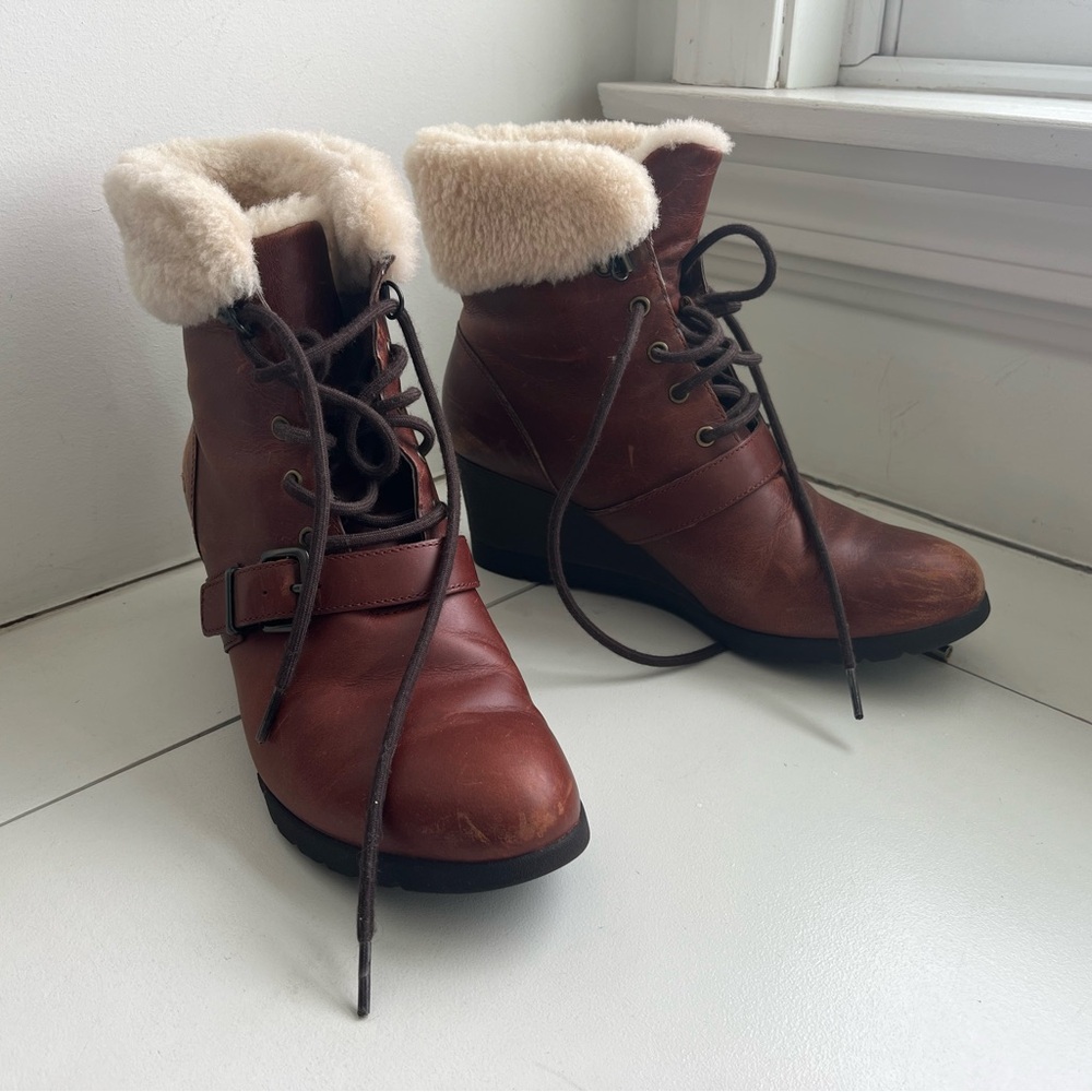 UGG boots, 9.5